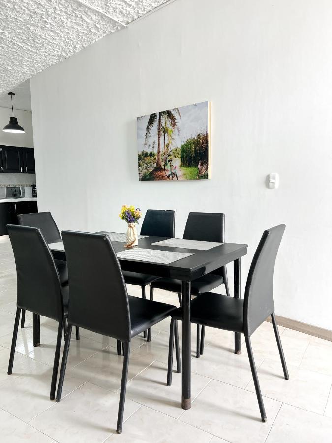 Apartahotel Circunvalar By Parceros Group Pereira Exterior photo